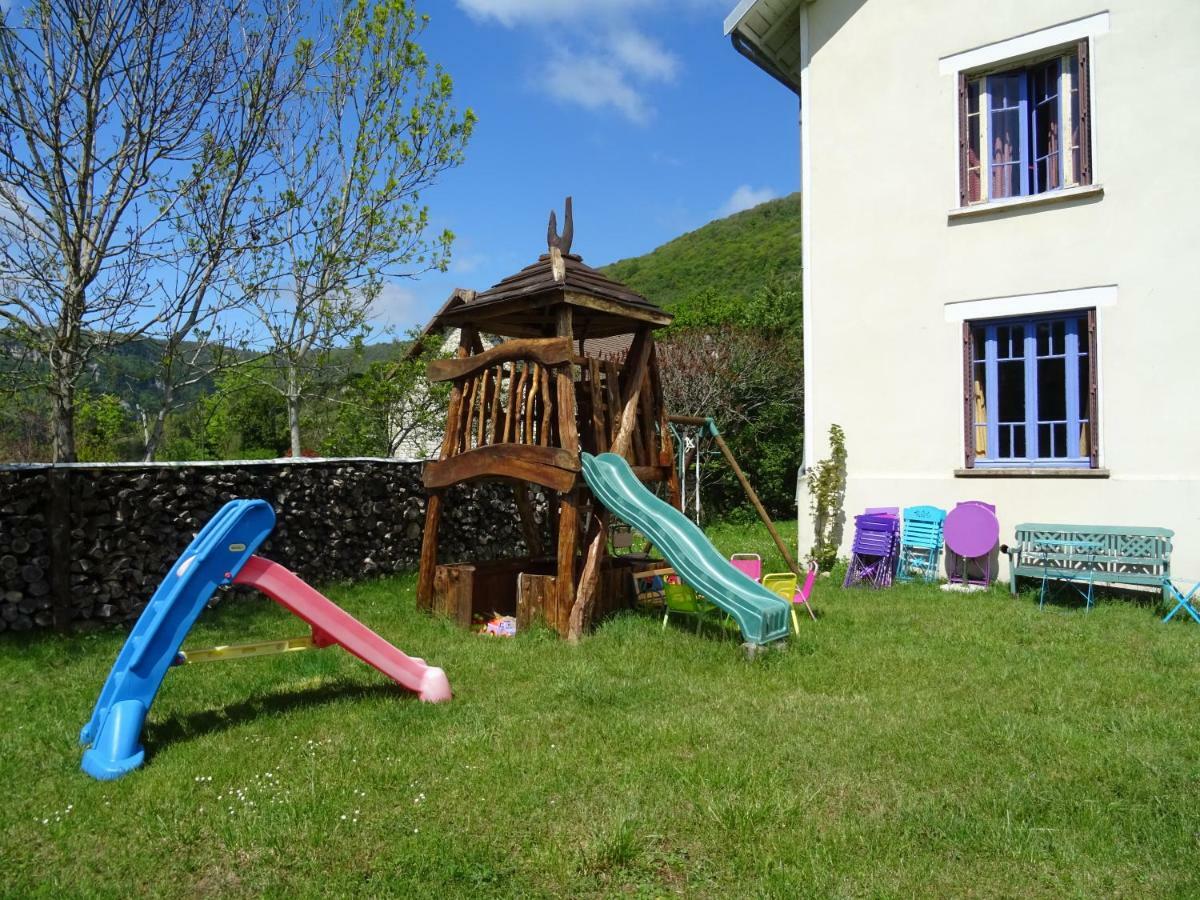 Bed and Breakfast Goute La Vie Marchamp Екстер'єр фото